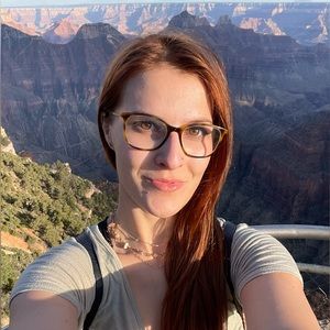 Meet your Posher, Emily